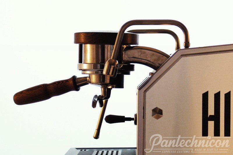 Pantechnicon Custom La Marzocco GS3 AV für Hilux