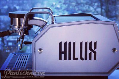 Pantechnicon Custom La Marzocco GS3 AV für Hilux