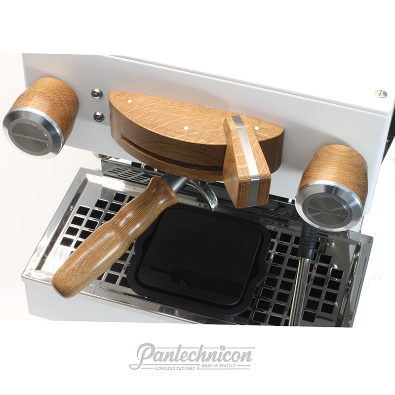 installation view of white oak group cover on linea mini
